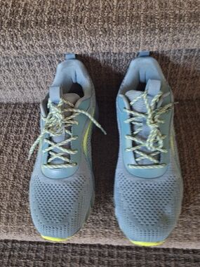Light Blue Athletic Sneakers with Neon Accent
